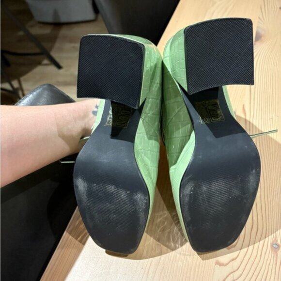 Daisy Street heeled shoes with strap detailing in sage green vinyl - Picture 7 of 13